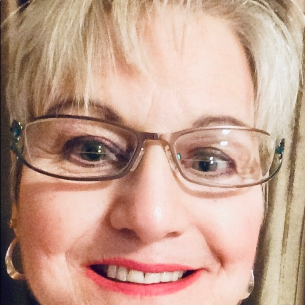 Meet your Posher, Suzanne